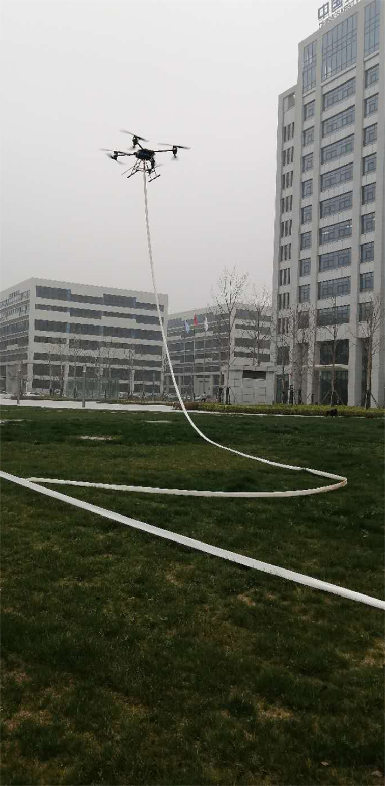 可以空中拖水帶100米的滅火無(wú)人機(jī)，助力高層建筑救援